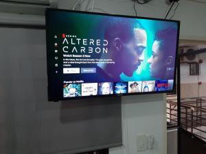 TV a/nebo společenská místnost v ubytování Clark-Pad Inn, Angeles City