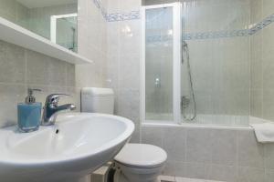Kúpeľňa v ubytovaní Apartment Mirela + 23 fotografií