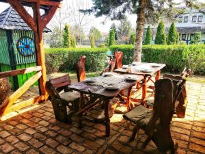 Ein Garten an der Unterkunft Jelen salaš
