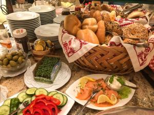 Makanan di atau di tempat lain dekat guest house