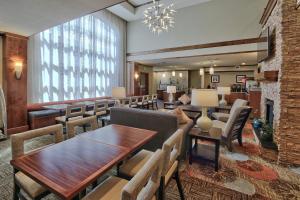 Restorāns vai citas vietas, kur ieturēt maltīti, naktsmītnē Staybridge Suites Albuquerque North, an IHG Hotel