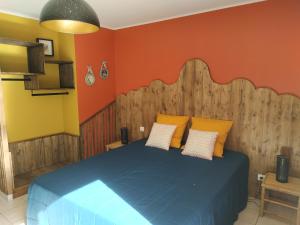 Postel nebo postele na pokoji v ubytování Le Mas de Balmes + 35 fotografií