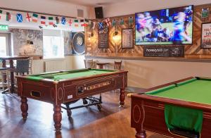 Бильярд в Corner House Inn by Greene King Inns