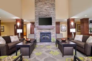 Posezení v ubytování Staybridge Suites Tomball by IHG