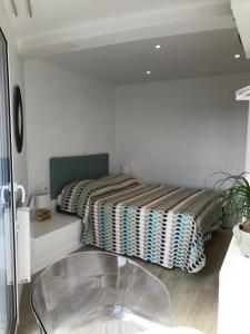 O zonă de relaxare la Duplex 6 pers piscine et vue mer