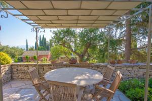 Balkón nebo terasa v ubytování Paleopetres La Chataîgne - Private Pool - Sea Views - Corfu Town -