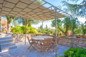 Zahrada ubytování Paleopetres La Chataîgne - Private Pool - Sea Views - Corfu Town -