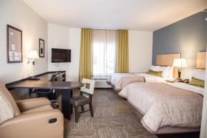 Foto de la galería de Candlewood Suites Denver North - Thornton, an IHG Hotel en Thornton