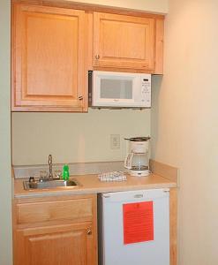 Köök või kööginurk majutusasutuses Brunswick Plantation Ground Floor 2503L