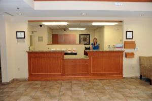 Majoituspaikan Candlewood Suites Radcliff - Fort Knox, an IHG Hotel aula tai vastaanotto