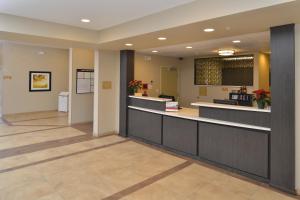 The lobby or reception area at Candlewood Suites Eugene Springfield, an IHG Hotel