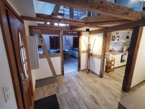 Kuchyň nebo kuchyňský kout v ubytování Une Maison à Colombages - Cosy, Lumineuse et Sauna