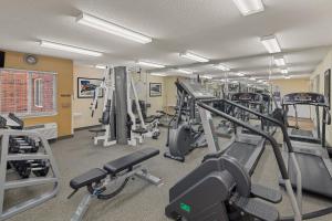 The fitness centre and/or fitness facilities at Candlewood Suites Raleigh Crabtree, an IHG Hotel