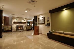 The lobby or reception area at Staybridge Suites Chihuahua, an IHG Hotel