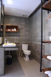 Koupelna v ubytování BK Hotel