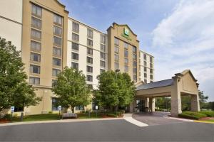 a rendering of the front of a hotel at Holiday Inn Hotel & Suites Chicago Northwest - Elgin, an IHG Hotel in Elgin