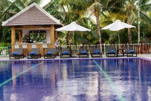 Piscina de la sau aproape de Amarin Resort & Spa Phu Quoc