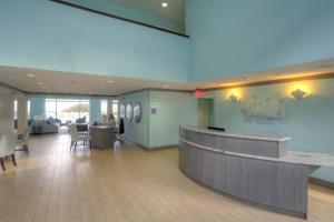 
The lobby or reception area at Holiday Inn Resort Jekyll Island, an IHG Hotel
