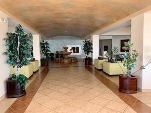 Gallery image of BEACHFRONT CONDO w POOLS STEPS TO BEACH & MINS TO DT in Rosarito