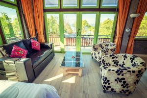 Gallery image of Tonmai Suites in Ko Lanta +58 photos