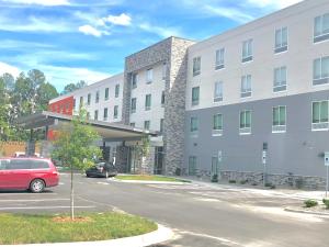 Gallery image of Holiday Inn Express & Suites Raleigh Airport - Brier Creek, an IHG Hotel in Raleigh