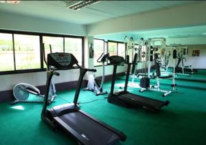Fitness centrum a/nebo fitness zařízení v ubytování Phuwanalee Resort