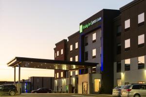 Holiday Inn Express & Suites - North Battleford, an IHG Hotel