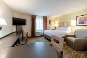 Imagen de la galería de Candlewood Suites Washington-Dulles Herndon, an IHG Hotel, en Herndon