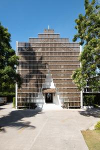 Gedung tempat hotel berlokasi