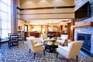 A restaurant or other place to eat at Staybridge Suites Salt Lake-West Valley City, an IHG Hotel