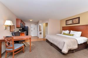 Ένα ή περισσότερα κρεβάτια σε δωμάτιο στο Candlewood Suites Williston by IHG