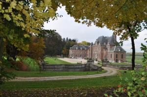 Photo de la galerie de l'établissement Château d'Auteuil - Chambres d'hôtes, à Berneuil-en-Bray