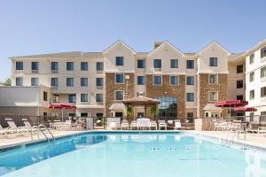 Бассейн в Staybridge Suites Wilmington-Newark, an IHG Hotel или поблизости