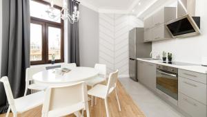 Kuchyňa alebo kuchynka v ubytovaní Native Apartments Blich 7