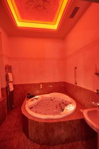 Koupelna v ubytování Exis Hotel