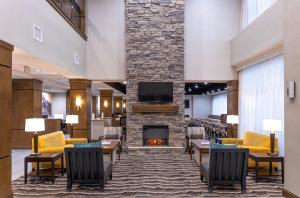 Χώρος καθιστικού στο Staybridge Suites Montgomery - Downtown by IHG
