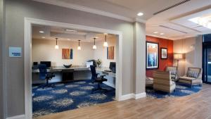 A seating area at Holiday Inn Express Hotel & Suites Morgan City- Tiger Island, an IHG Hotel