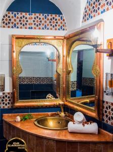 Bagno di Riad EL Manantial,Dar Hajjaj,Patrimonio del SXIX
