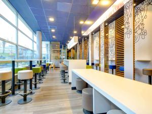 Lounge atau bar di ibis budget Rueil Malmaison