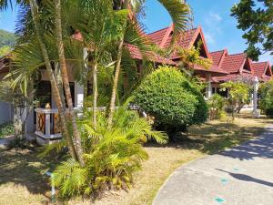 Zahrada ubytování Holiday Villa, Lanta