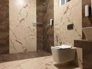 Baðherbergi á D Wayfarer Inn Resort +37 myndir