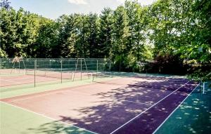 Gallery image of Lovely Stacaravan In Livry-Sur-Seine in Livry-sur-Seine