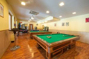 Бильярд в Hotel Plestina Ristorante Pizzeria +3 фотографии