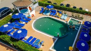 Πισίνα στο ή κοντά στο Astro Suite Hotel