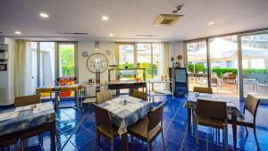 Χώρος καθιστικού στο Astro Suite Hotel