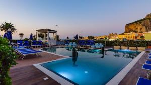 Πισίνα στο ή κοντά στο Astro Suite Hotel