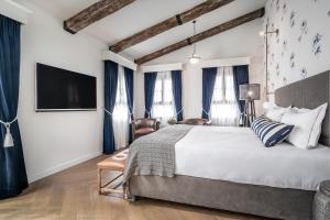 Postel nebo postele na pokoji v ubytování Zamarin Hotel & Spa