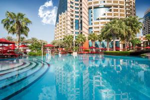 Bazén v ubytování Khalidiya Palace Rayhaan by Rotana, Abu Dhabi nebo v jeho okolí + 37 fotografií