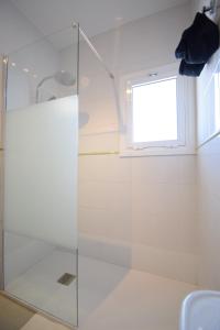 A bathroom at Las Eras - La casa frente al mar Még 37 kép