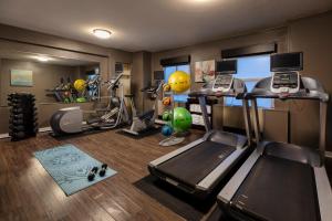 Fitness centrum a/nebo fitness zařízení v ubytování Executive Hotel Pacific